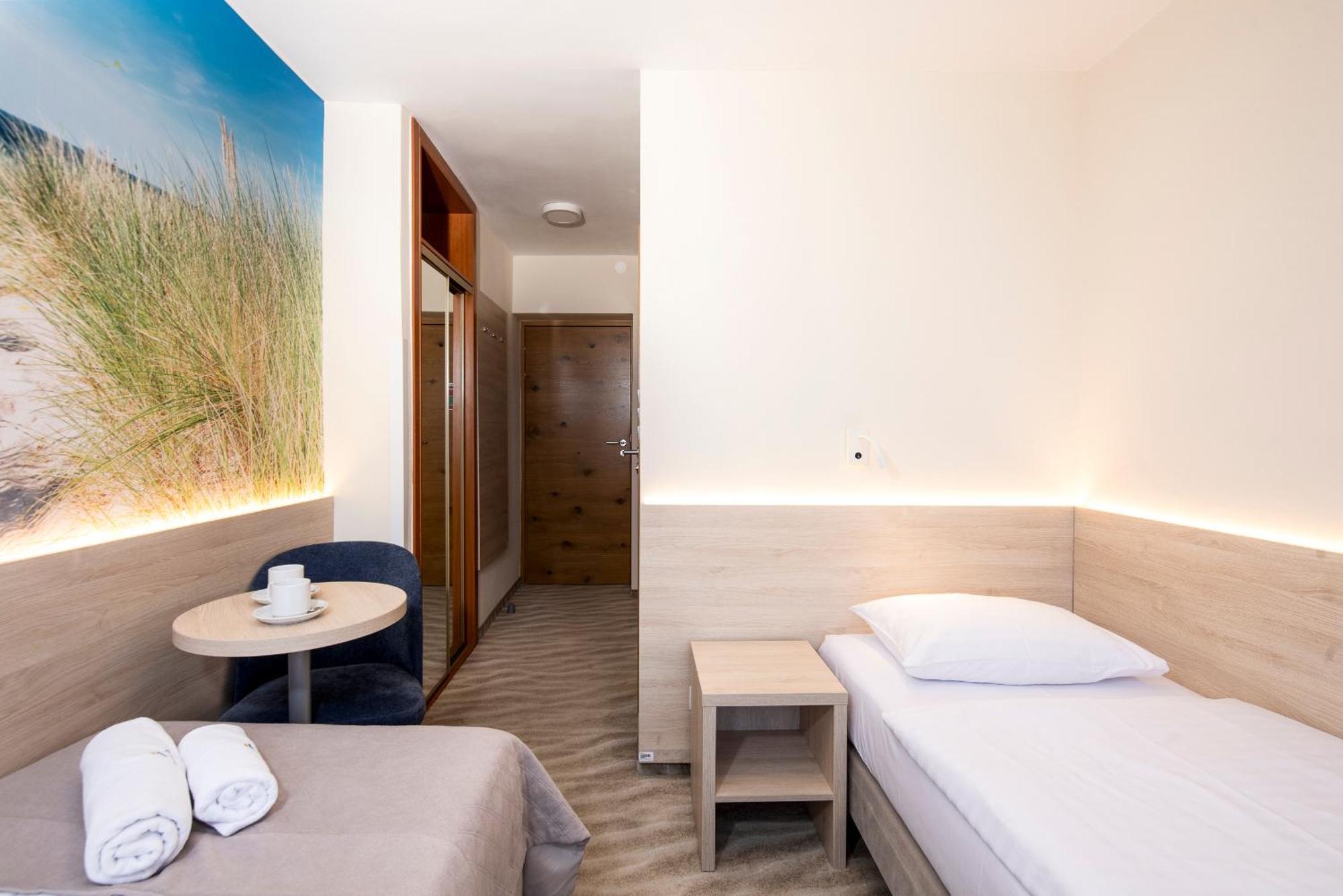 Interferie Cechsztyn Hotell Ustronie Morskie Rom bilde