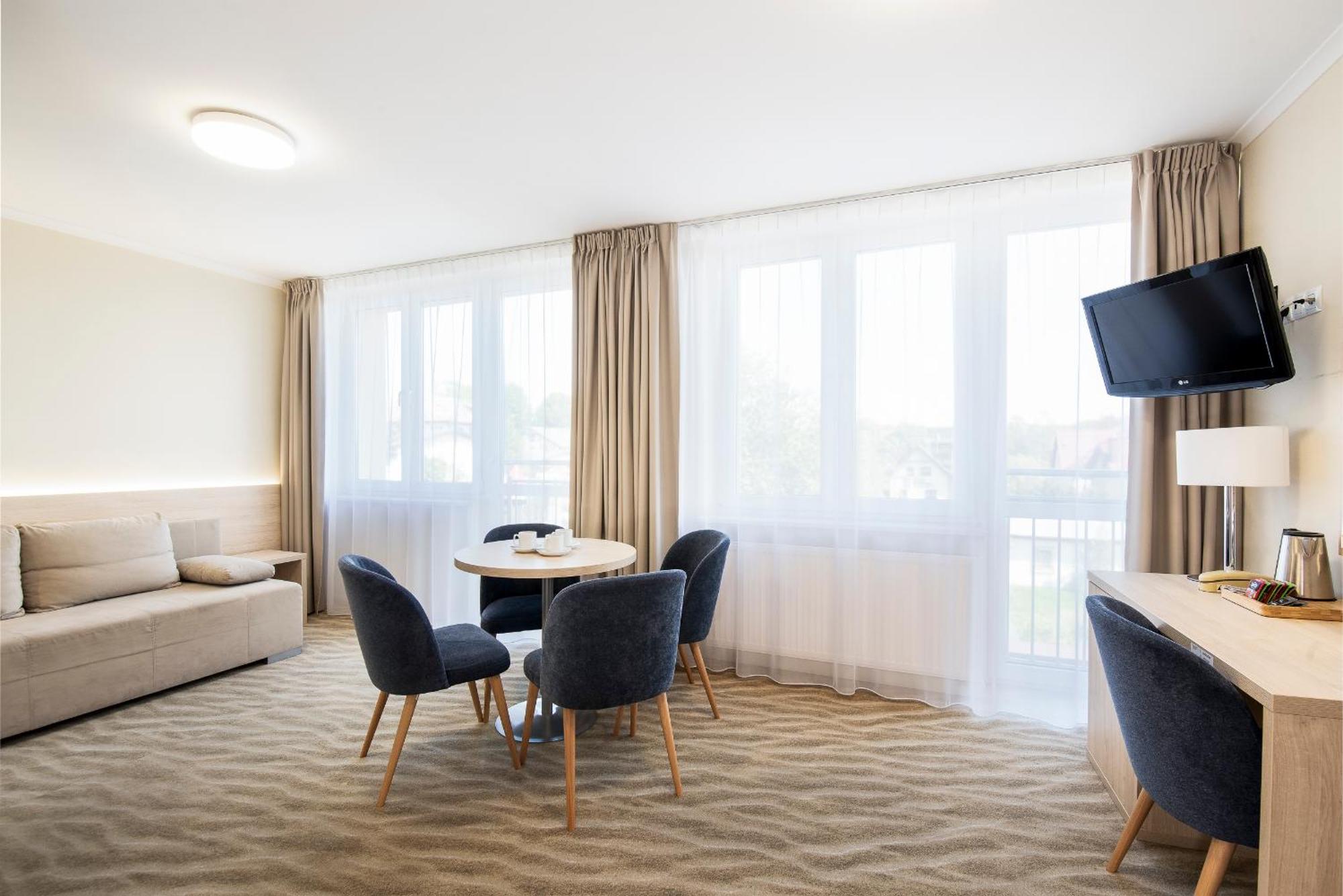 Interferie Cechsztyn Hotell Ustronie Morskie Rom bilde